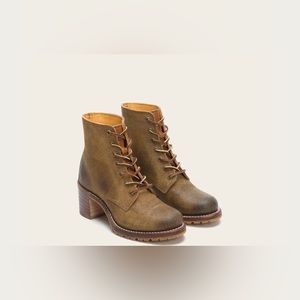 NWT FRYE Sabrina 6G Lace Up boots - size 11